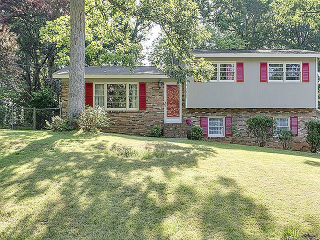 1st image of 2426 Orangewood Dr