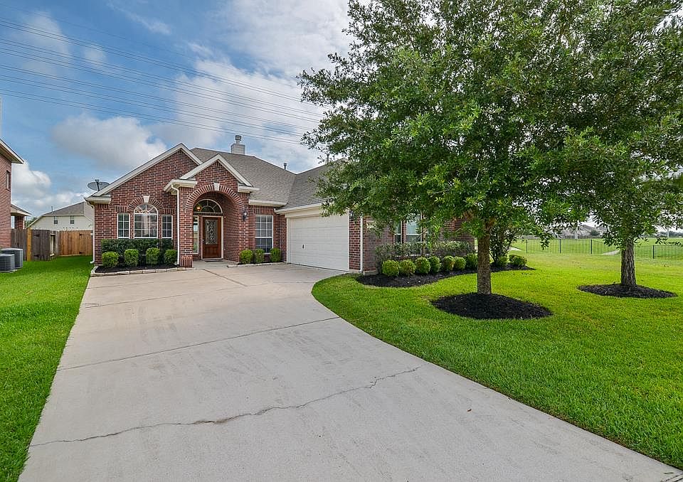 1st image of 26810 Harwood Heights Dr