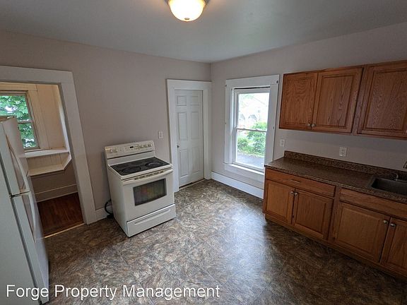 3rd image of 79 Mechanic St #D