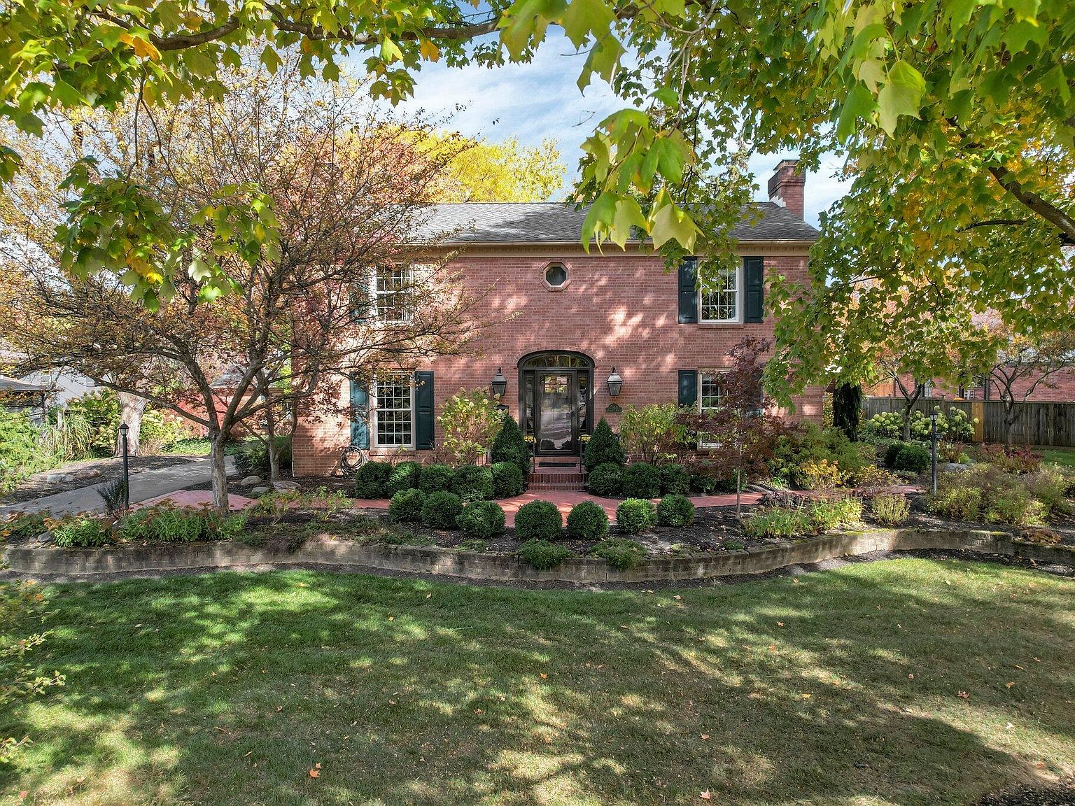 2060 Pinebrook Rd, Columbus, OH 43220 | Zillow