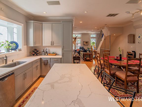 5th image of 2733 N Wayne Ave #Penthouse