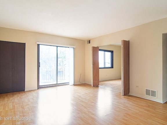 2nd image of 5407 Chateau Dr #5