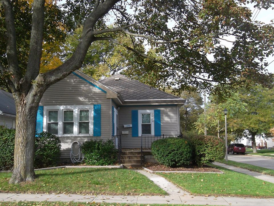 1st image of 2200 Lyons Ave