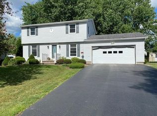 38 Carmas Dr, Rochester, NY 14626