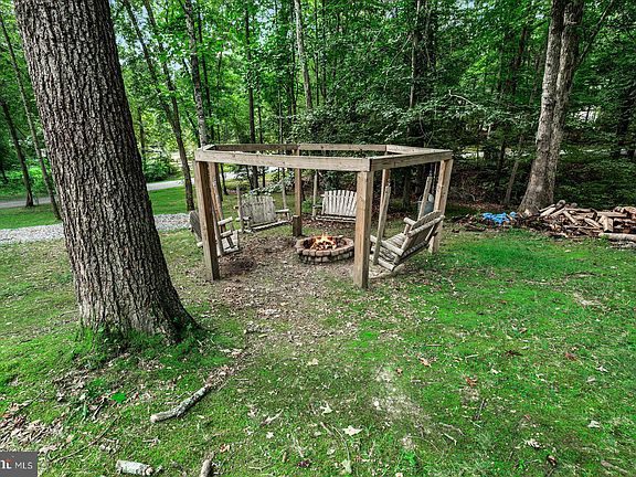 5th image of 27 Tamarack Ter