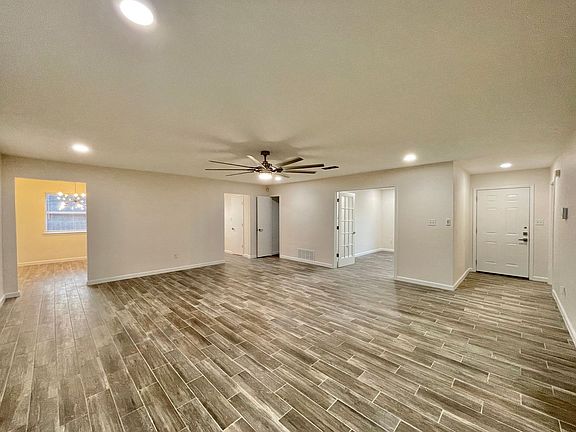 3rd image of 2604 Bigleaf Dr