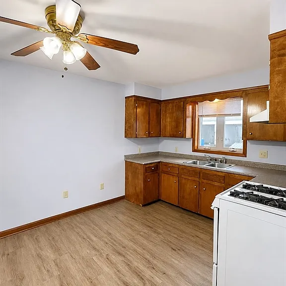 90 Aetna St #1 — Photo 10
