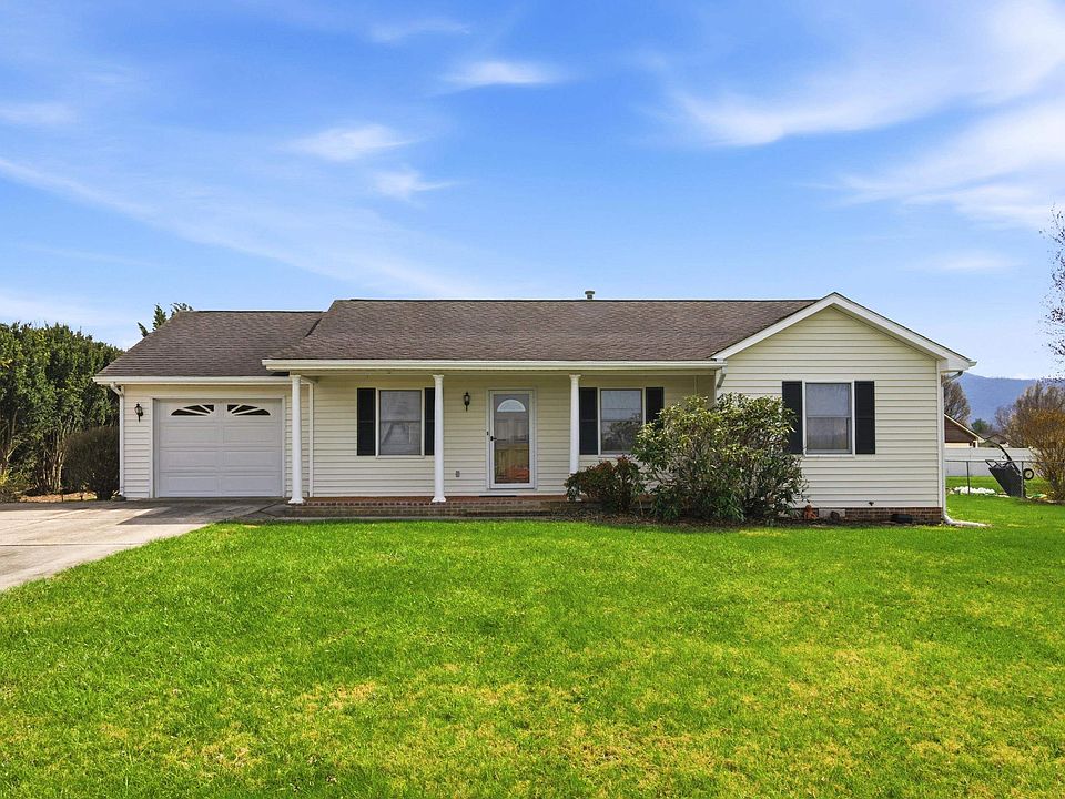 1st image of 3869 Briarcliff Dr