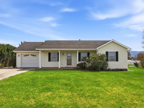 3869 Briarcliff Dr, Pulaski, VA 24301