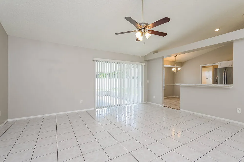 3 bed, 2.0 bath, 1511 sqft, $2,490 — Photo 4