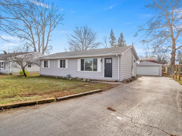 5181 Plum Creek Dr, Monroe, MI 48161
