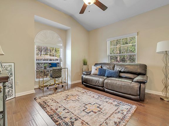 4th image of 3459 Hyde Park Way