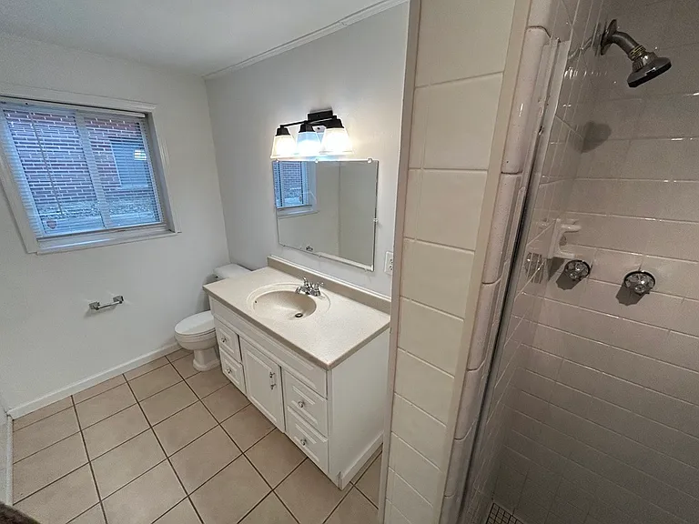 118 W Lawrence Ave — Photo 32