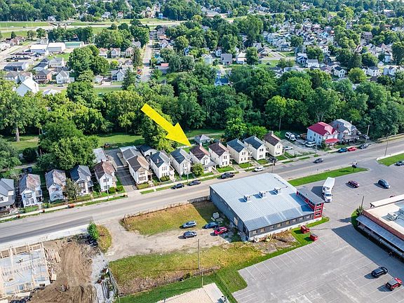 4th image of 350 W Main St