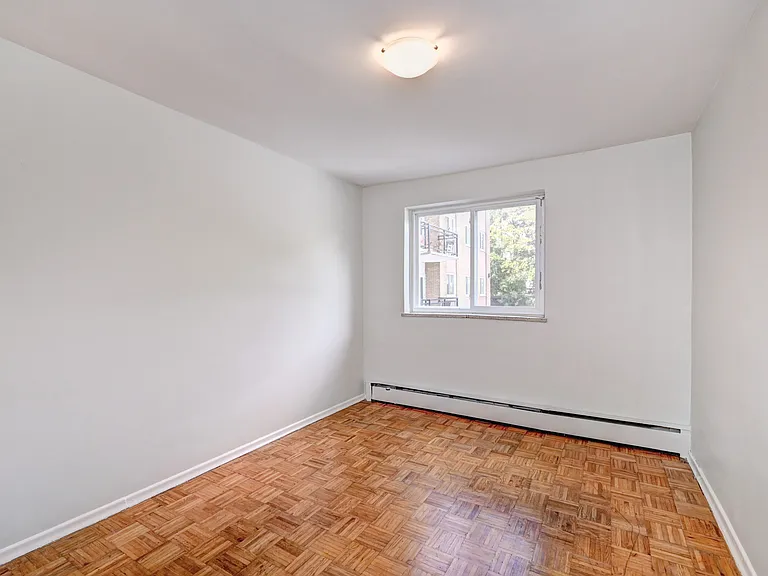 392 Dolph St S — Photo 13