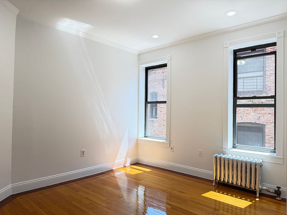 1st image of 220 W 21st St APT 6C