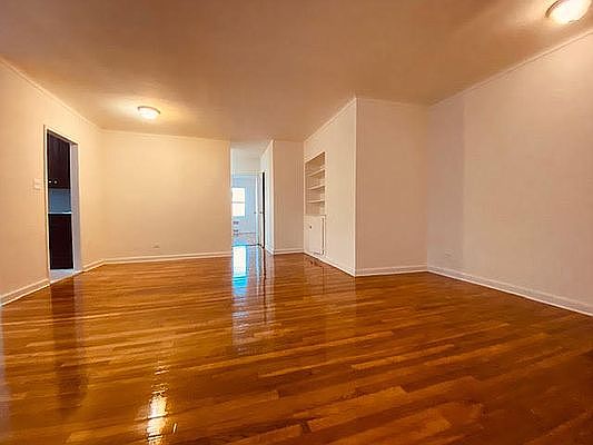 4th image of 64-41 Saunders St #2C