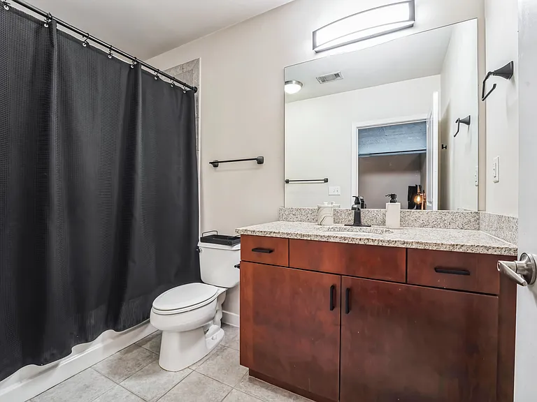 400 W Peachtree St NW #2810 — Photo 13