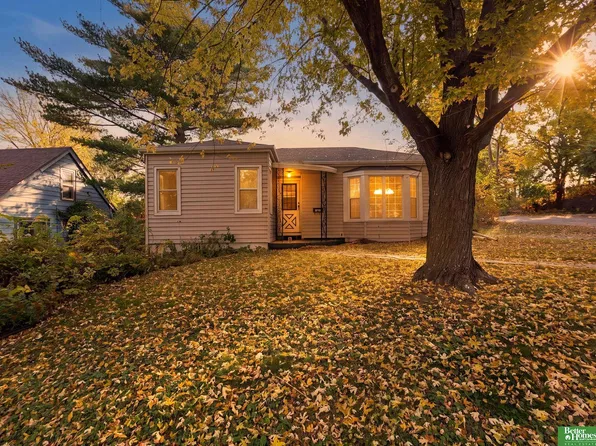 801 N 47th St, Omaha, NE 68132