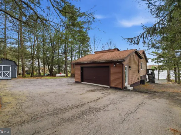 128 Lidio Rd, Blakeslee, PA 18610