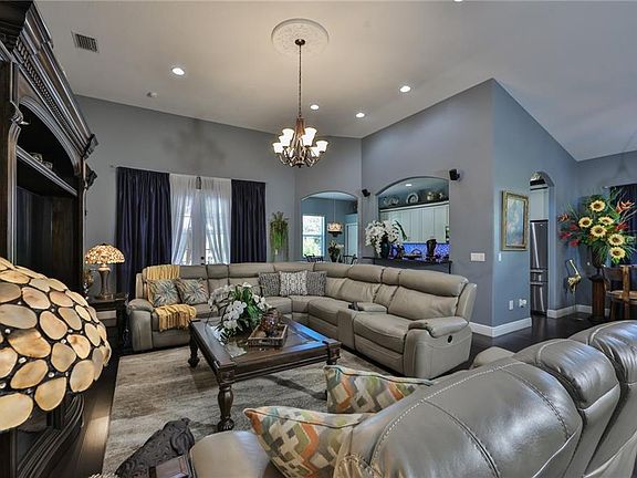 5th image of 3304 Maydell Dr