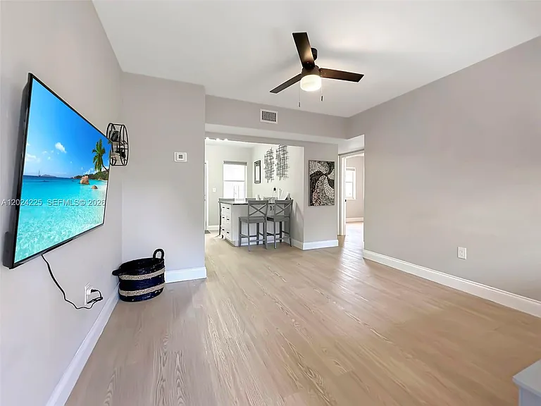 2810 SW 33rd Ave #1 — Photo 7