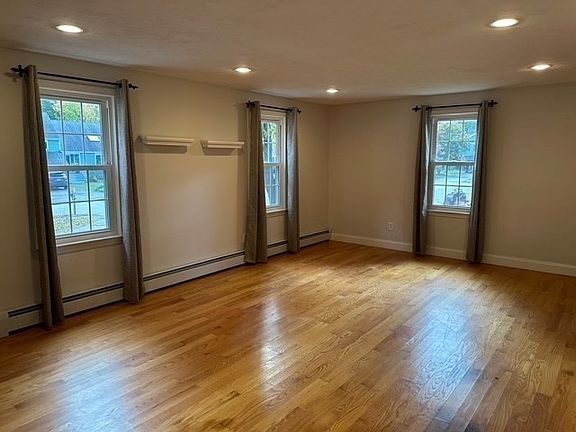 4th image of 23 Kings Row Ln