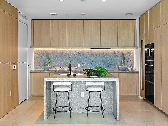 4th image of 8701 Collins Ave #701