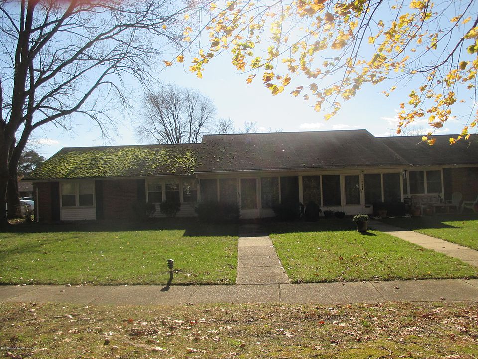1st image of 706A Plymouth Dr #1001