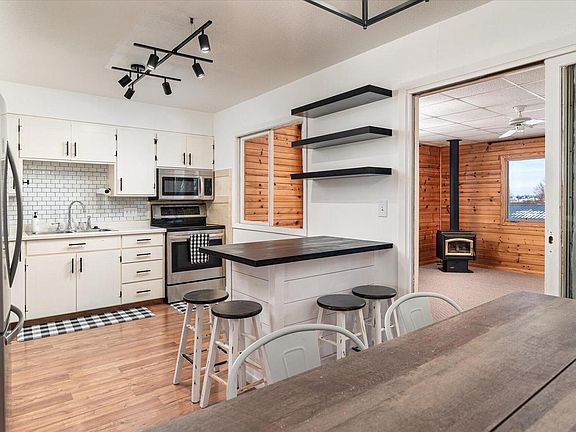 4th image of 416 Sherry LANE