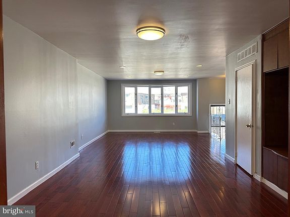 5th image of 3360 Kayford Cir