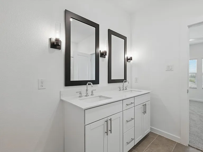 2238 Maple Ridge Dr — Photo 5