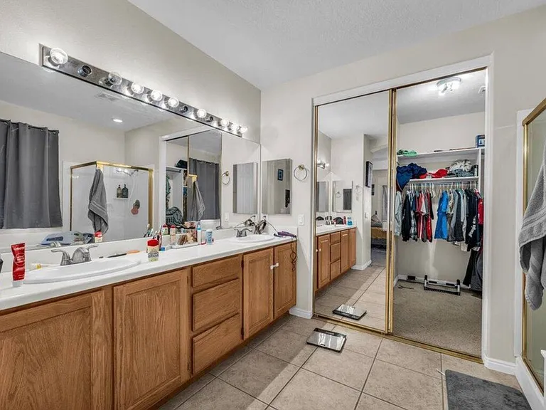 3309 E Willow Springs Dr — Photo 5