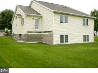 521 Hickory St S, Annandale, MN 55302