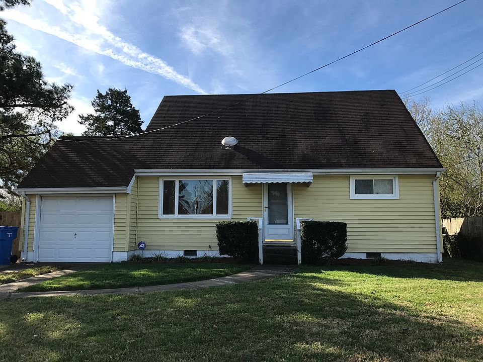 1st image of 303 Oaklette Dr