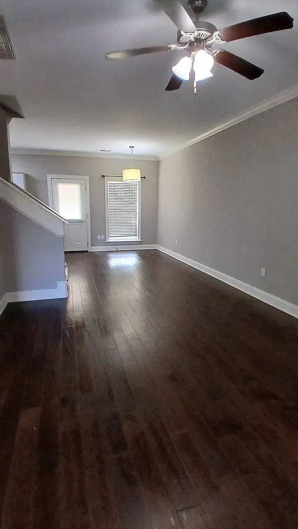 4 Bed/4.5 Bath — Photo 3