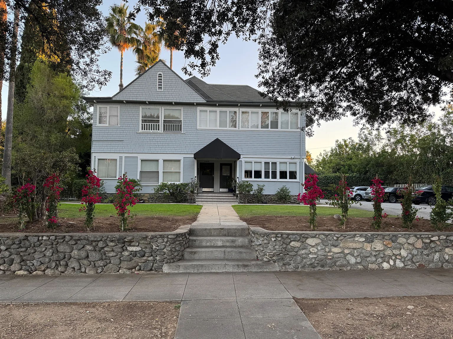 2 bed, 1.5 bath, 925 sqft, $3,300 — Photo 1
