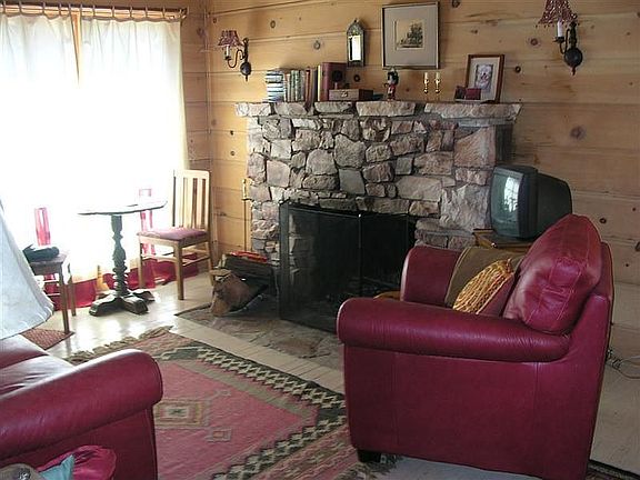 3rd image of 42770 Conifer Dr