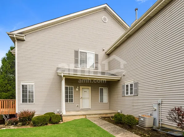 1064 Castleshire Dr, Woodstock, IL 60098