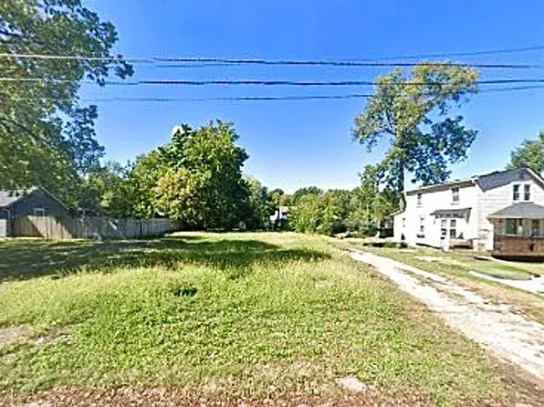 904 S Pearl St, Independence, MO 64050