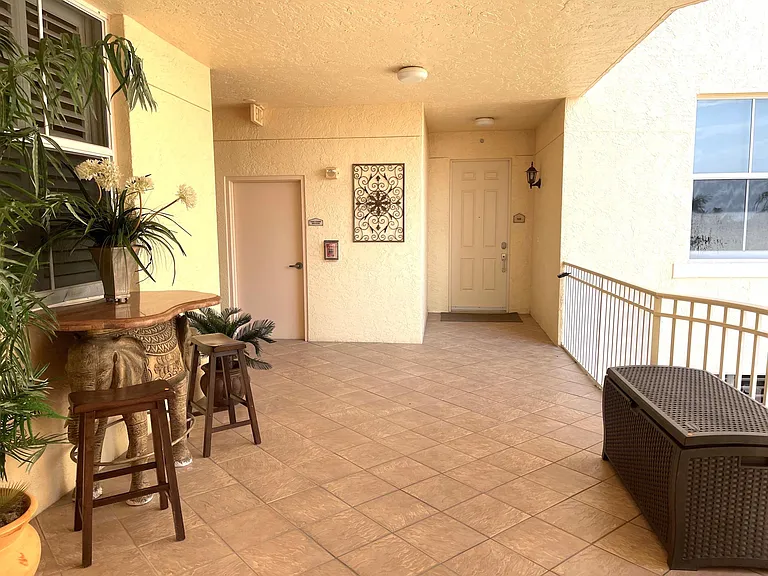 14200 Royal Harbour Ct — Photo 46