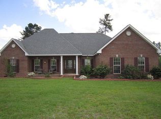 16 Mary Russell Rd, Ellisville, MS 39437