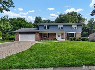 8 Burlington Ln, East Brunswick, NJ 08816