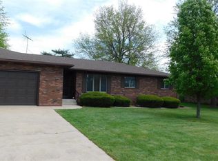 325 Planeview Ave, Lebanon, MO 65536