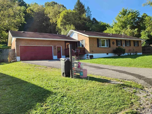 62 Front St, Salem, WV 26426