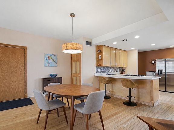 4th image of 1908 W Chase Ave APT 203