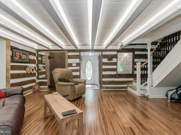 1375 Tub Run Hollow Rd, Hedgesville, WV 25427