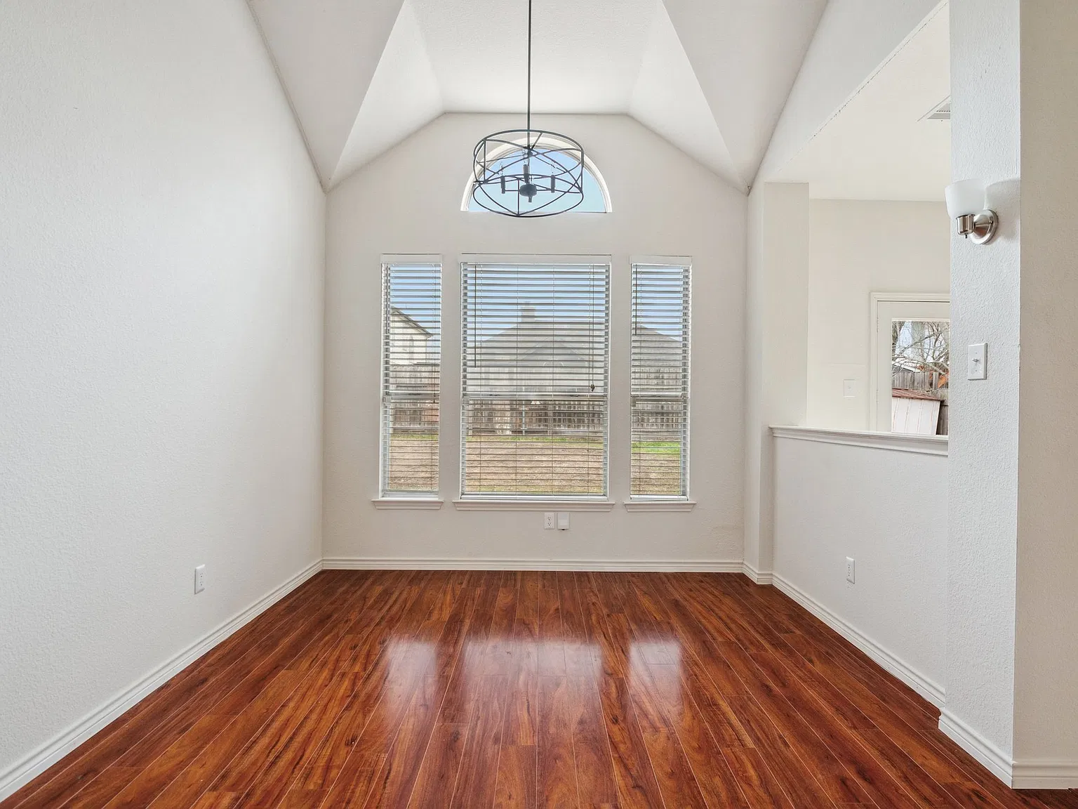 3 bed, 1684 sqft, $2,195 — Photo 4