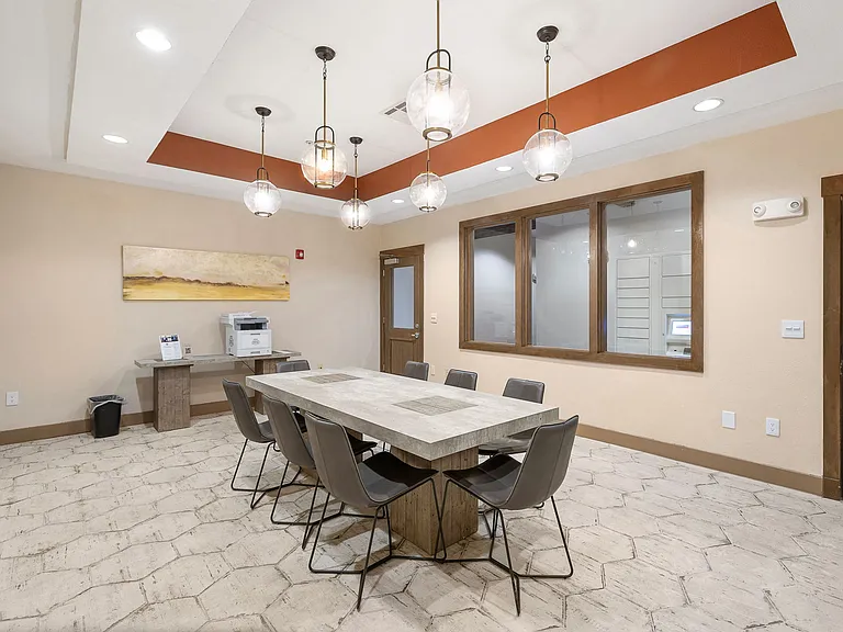 Lakeline East Apartments — Photo 18