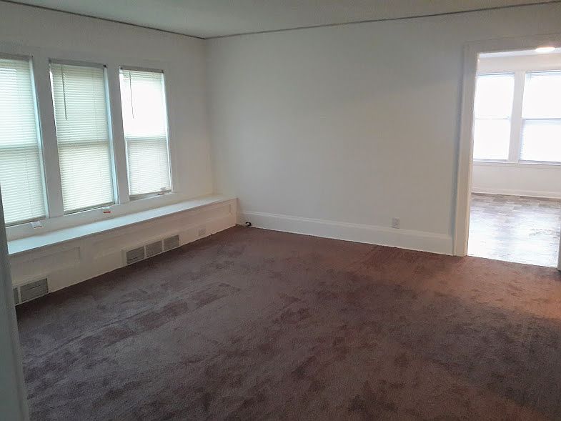 1st image of 206 W Burleigh St